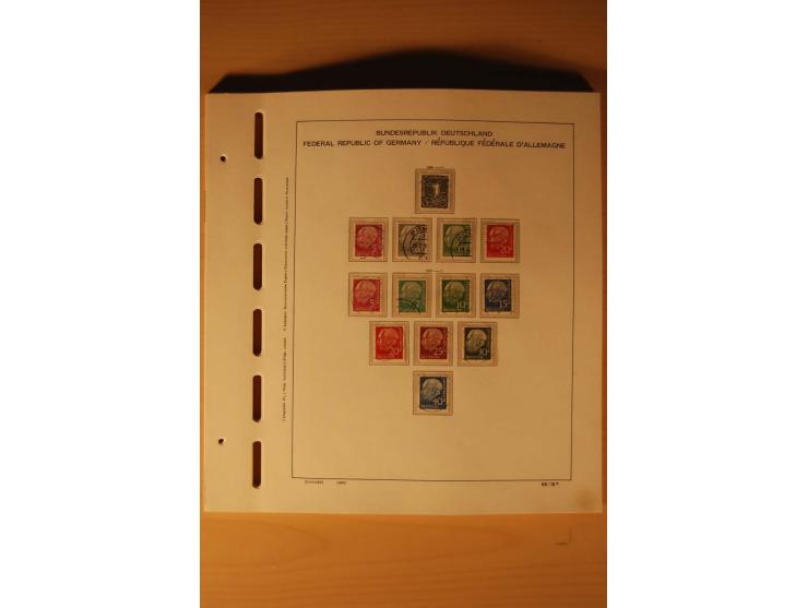 1946/91, ungebrauchte/postfrische und gestempelte Sammlung, dabei Bund und Berlin vielfach mit den frühen Ausgaben, dazu bess
