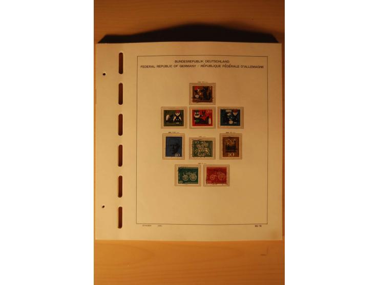1946/91, ungebrauchte/postfrische und gestempelte Sammlung, dabei Bund und Berlin vielfach mit den frühen Ausgaben, dazu bess