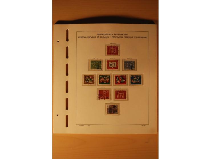1946/91, ungebrauchte/postfrische und gestempelte Sammlung, dabei Bund und Berlin vielfach mit den frühen Ausgaben, dazu bess