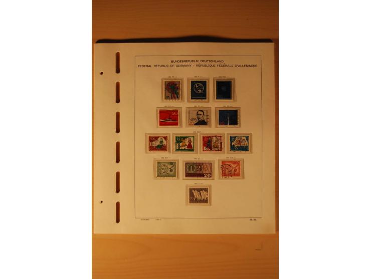 1946/91, ungebrauchte/postfrische und gestempelte Sammlung, dabei Bund und Berlin vielfach mit den frühen Ausgaben, dazu bess