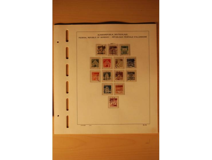 1946/91, ungebrauchte/postfrische und gestempelte Sammlung, dabei Bund und Berlin vielfach mit den frühen Ausgaben, dazu bess