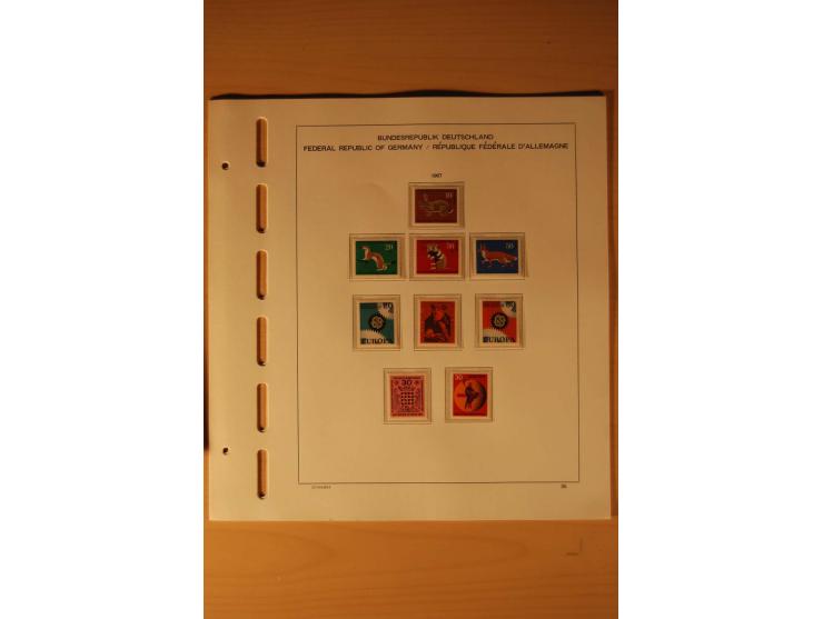 1946/91, ungebrauchte/postfrische und gestempelte Sammlung, dabei Bund und Berlin vielfach mit den frühen Ausgaben, dazu bess