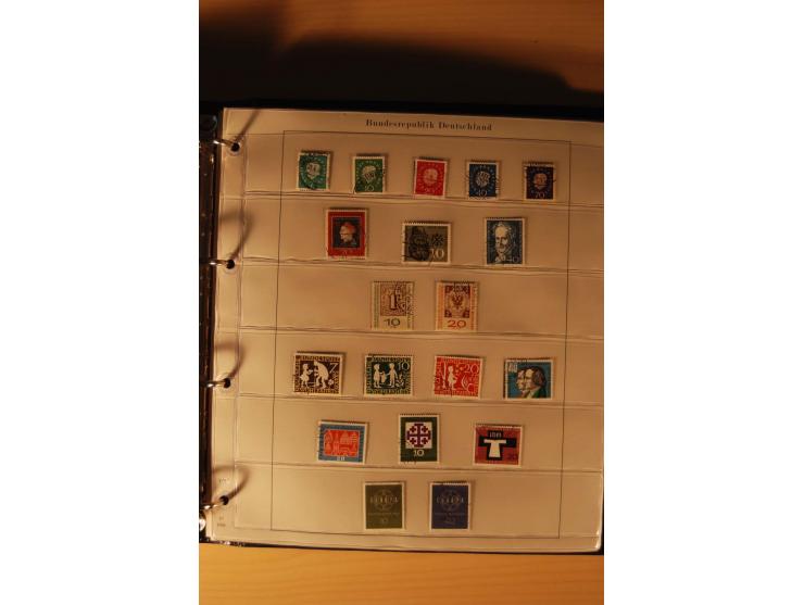 1946/91, ungebrauchte/postfrische und gestempelte Sammlung, dabei Bund und Berlin vielfach mit den frühen Ausgaben, dazu bess