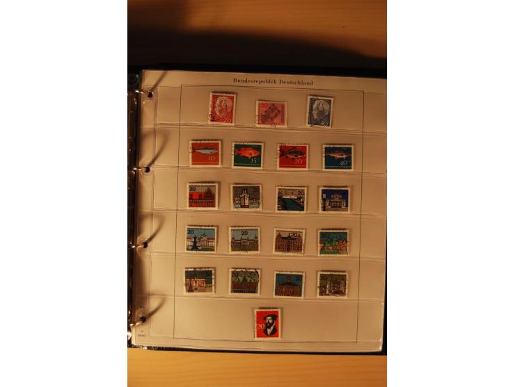 1946/91, ungebrauchte/postfrische und gestempelte Sammlung, dabei Bund und Berlin vielfach mit den frühen Ausgaben, dazu bess