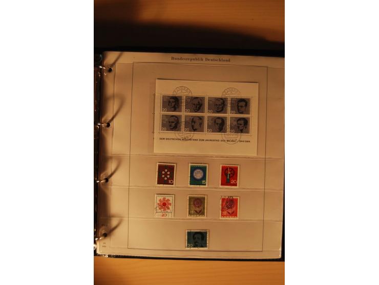 1946/91, ungebrauchte/postfrische und gestempelte Sammlung, dabei Bund und Berlin vielfach mit den frühen Ausgaben, dazu bess
