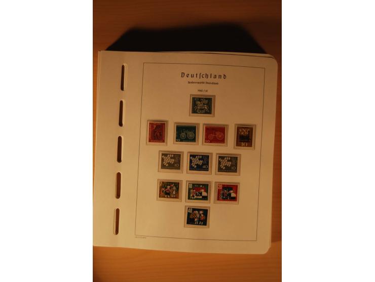 1946/91, ungebrauchte/postfrische und gestempelte Sammlung, dabei Bund und Berlin vielfach mit den frühen Ausgaben, dazu bess
