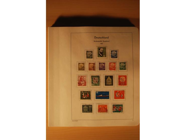1946/91, ungebrauchte/postfrische und gestempelte Sammlung, dabei Bund und Berlin vielfach mit den frühen Ausgaben, dazu bess