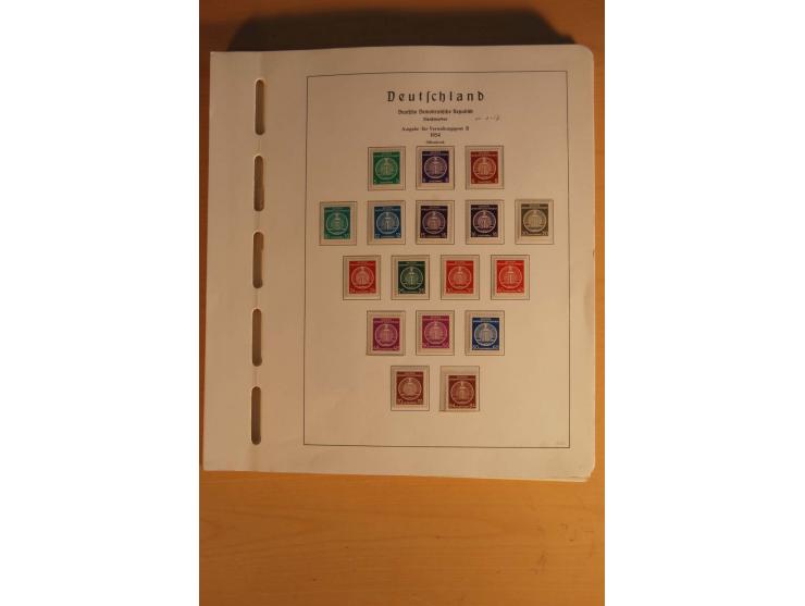 DIENSTMARKEN: 1954/65, postfrische, ungebrauchte und gestempelte Sammlung mit u.a. Mi.-Nr. D/A29-32, D/C16-30, 31-45, 46-60, 