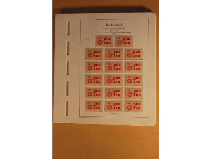 DIENSTMARKEN: 1954/65, postfrische, ungebrauchte und gestempelte Sammlung mit u.a. Mi.-Nr. D/A29-32, D/C16-30, 31-45, 46-60, 