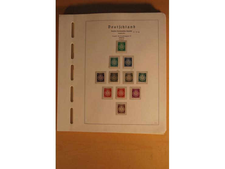 DIENSTMARKEN: 1954/65, postfrische, ungebrauchte und gestempelte Sammlung mit u.a. Mi.-Nr. D/A29-32, D/C16-30, 31-45, 46-60, 