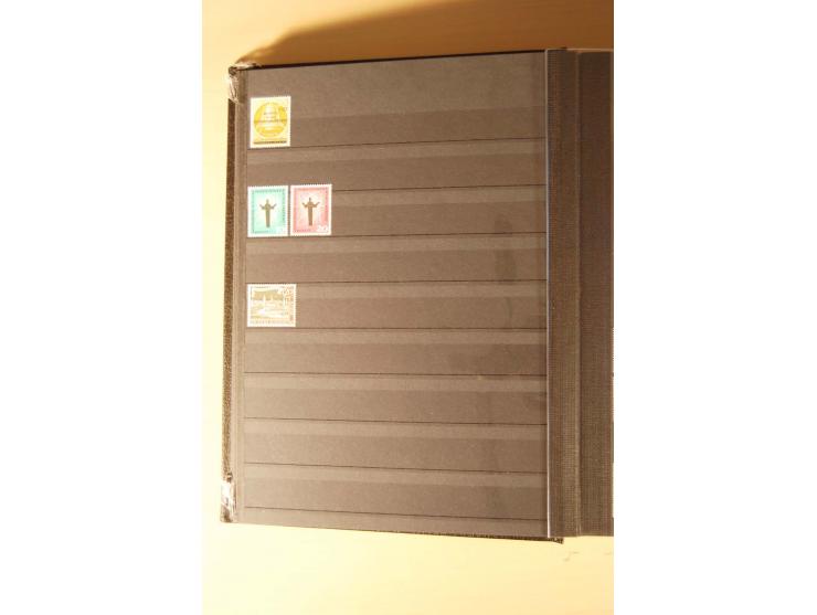 1948/82, kpl. postfrische Sammlung in guter Erhaltung, dabei Schwarz- und Rotaufdruck sowie Goethe, Währungsgeschädigte und B
