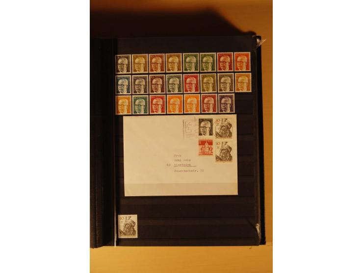 1948/82, kpl. postfrische Sammlung in guter Erhaltung, dabei Schwarz- und Rotaufdruck sowie Goethe, Währungsgeschädigte und B