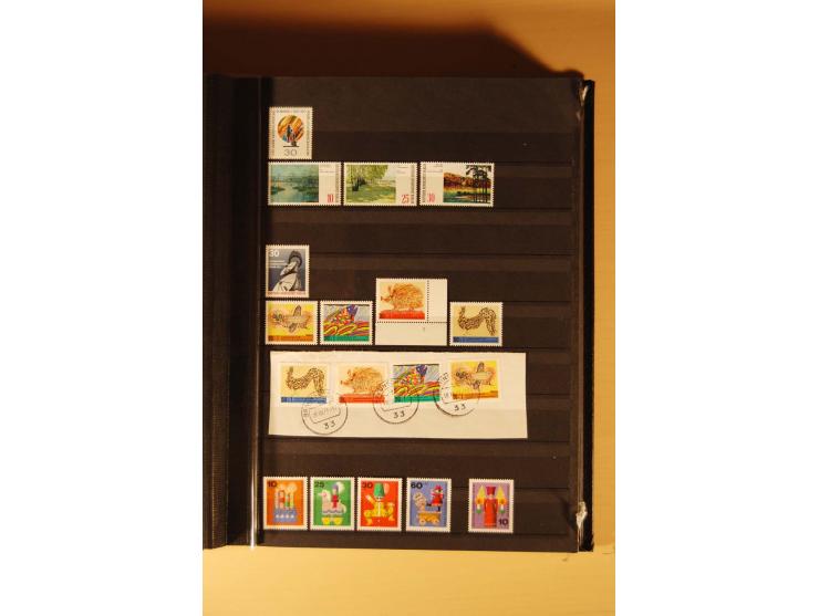 1948/82, kpl. postfrische Sammlung in guter Erhaltung, dabei Schwarz- und Rotaufdruck sowie Goethe, Währungsgeschädigte und B