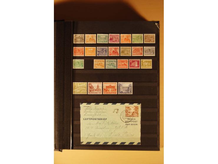 1948/82, kpl. postfrische Sammlung in guter Erhaltung, dabei Schwarz- und Rotaufdruck sowie Goethe, Währungsgeschädigte und B