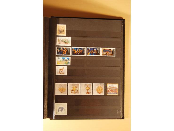 1948/82, kpl. postfrische Sammlung in guter Erhaltung, dabei Schwarz- und Rotaufdruck sowie Goethe, Währungsgeschädigte und B