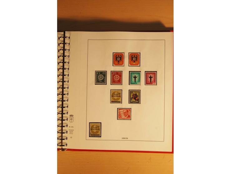 1948/90, postfrische Sammlung, bis auf wenige moderne kpl., anfangs wenige ungebraucht, dabei Besonderheiten wir Plattenfehle