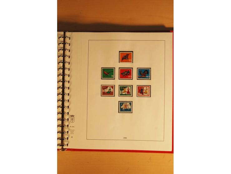 1948/90, postfrische Sammlung, bis auf wenige moderne kpl., anfangs wenige ungebraucht, dabei Besonderheiten wir Plattenfehle