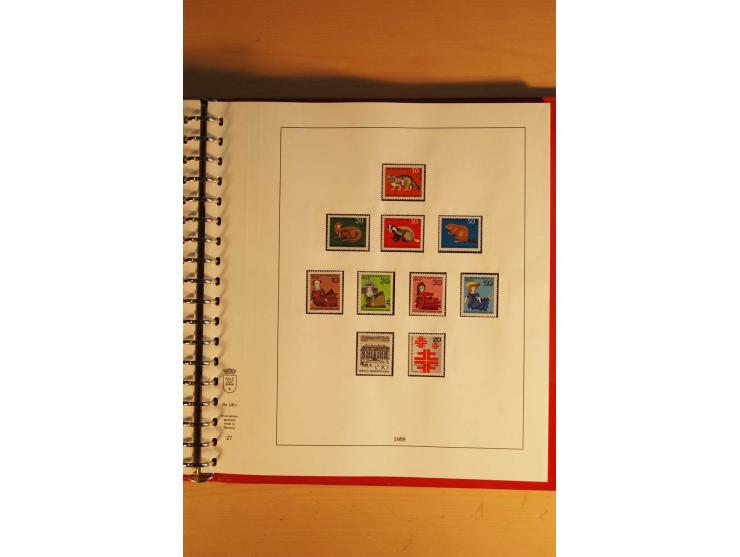 1948/90, postfrische Sammlung, bis auf wenige moderne kpl., anfangs wenige ungebraucht, dabei Besonderheiten wir Plattenfehle