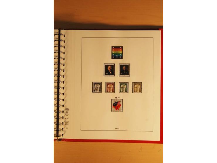 1948/90, postfrische Sammlung, bis auf wenige moderne kpl., anfangs wenige ungebraucht, dabei Besonderheiten wir Plattenfehle
