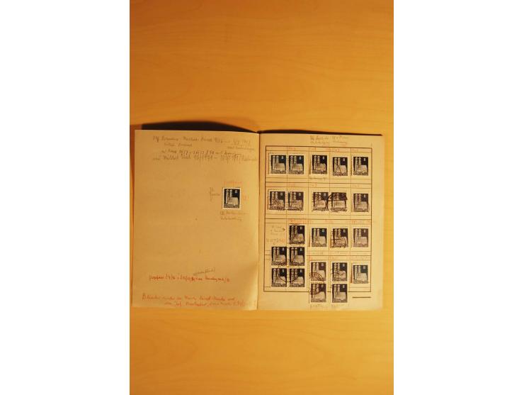 1948, Bauten Spezial-Posten mit angefangenen Plattierungen, Retuschen, Zähnungsvarianten etc., dazu Einsteckbuch mit postfris