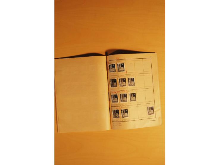 1948, Bauten Spezial-Posten mit angefangenen Plattierungen, Retuschen, Zähnungsvarianten etc., dazu Einsteckbuch mit postfris