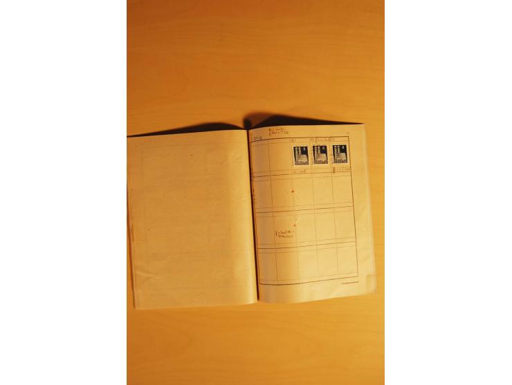 1948, Bauten Spezial-Posten mit angefangenen Plattierungen, Retuschen, Zähnungsvarianten etc., dazu Einsteckbuch mit postfris