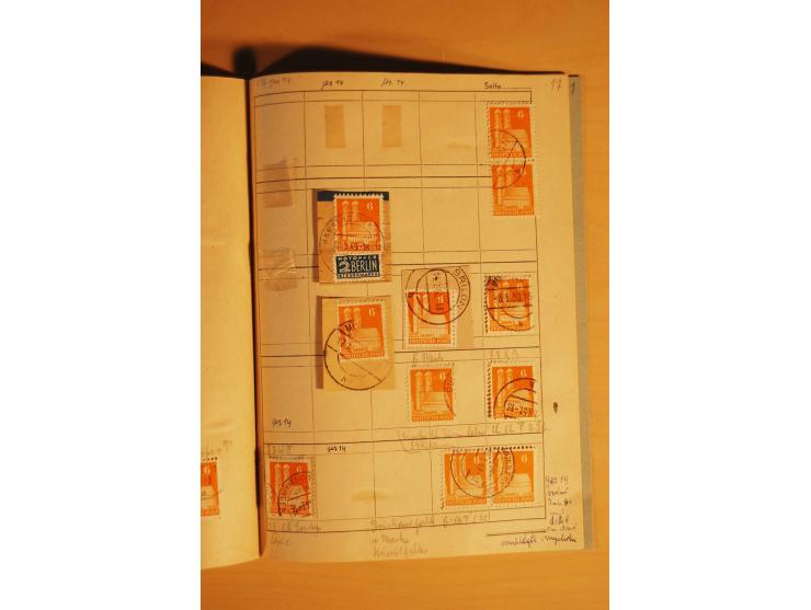 1948, Bauten Spezial-Posten mit angefangenen Plattierungen, Retuschen, Zähnungsvarianten etc., dazu Einsteckbuch mit postfris