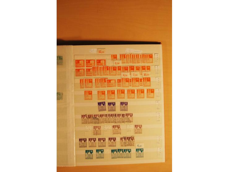1948, Bauten Spezial-Posten mit angefangenen Plattierungen, Retuschen, Zähnungsvarianten etc., dazu Einsteckbuch mit postfris