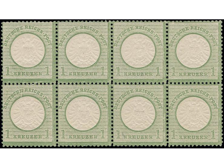  1 Kr. gelblichgrün, farbfrisch, gut gezähnt und geprägt im waagerechten 8er-Block, postfrisch bzw. unten zwei Marken ungebra