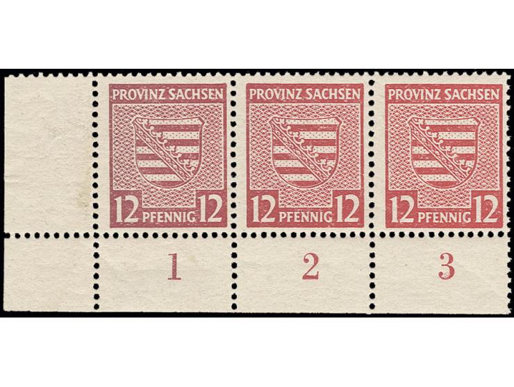 Wappen gezähnt: 12 Pfg. hellilakarmin, 2 Stück in dunkler bzw.heller Farbnuance im waagerechten 3er-Streifen mit Normalfarbe 