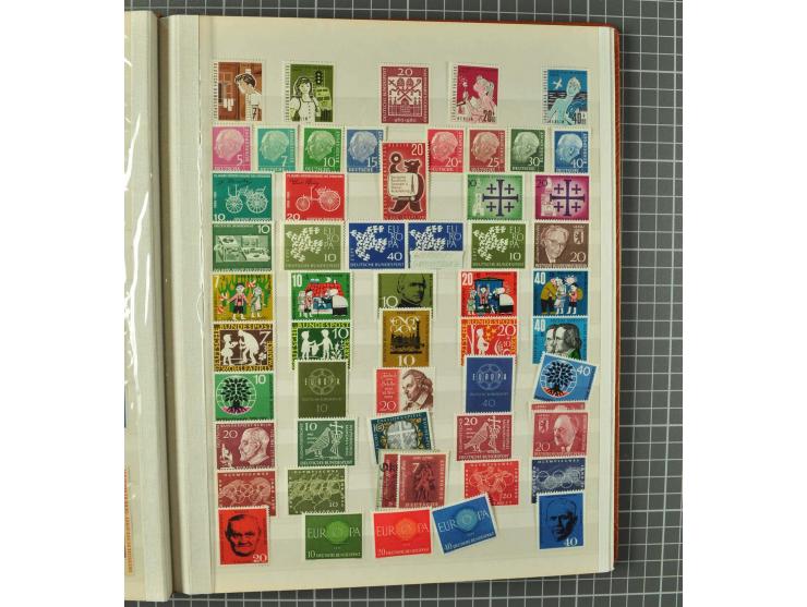 1849/1980 (ca.), umfangreiche Partie in4 großen Kartons, dabei Frankreich mit u.a. Mi.-Nr. 128-35 und Bl.3, viel UNO, USA, be