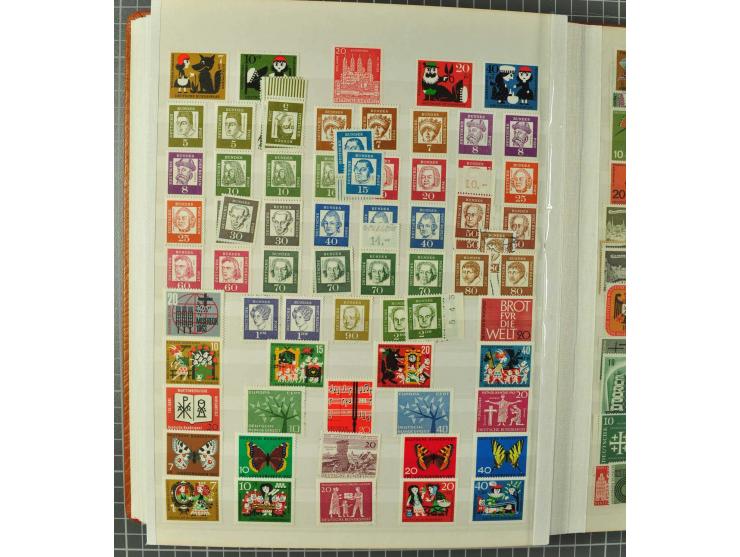 1849/1980 (ca.), umfangreiche Partie in4 großen Kartons, dabei Frankreich mit u.a. Mi.-Nr. 128-35 und Bl.3, viel UNO, USA, be