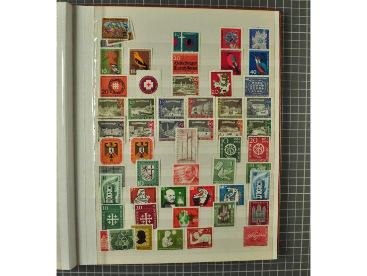 1849/1980 (ca.), umfangreiche Partie in4 großen Kartons, dabei Frankreich mit u.a. Mi.-Nr. 128-35 und Bl.3, viel UNO, USA, be