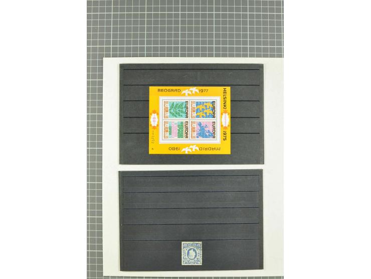 1900/80 (ca.), postfrische, ungebrauchte und gestempelte Partie mit viel interessantem Material, dabei Postsparbücher von Grö