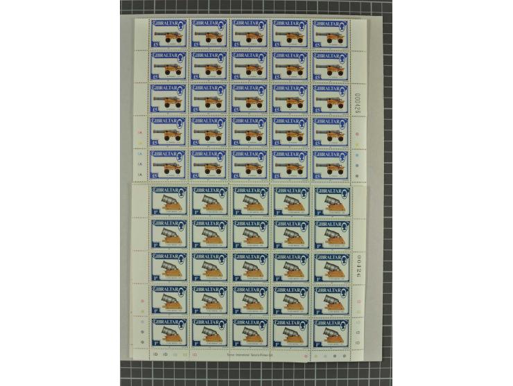 1900/80 (ca.), postfrische, ungebrauchte und gestempelte Partie mit viel interessantem Material, dabei Postsparbücher von Grö