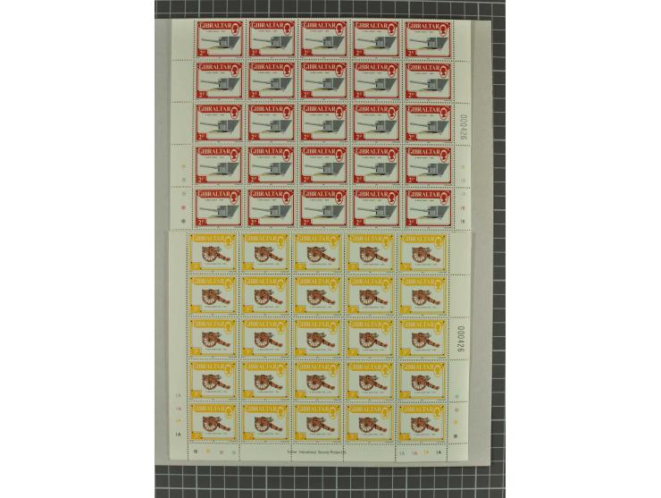 1900/80 (ca.), postfrische, ungebrauchte und gestempelte Partie mit viel interessantem Material, dabei Postsparbücher von Grö