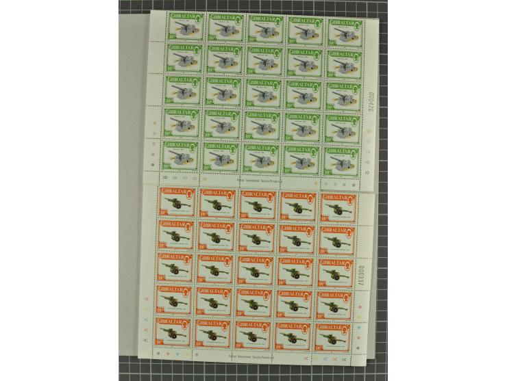 1900/80 (ca.), postfrische, ungebrauchte und gestempelte Partie mit viel interessantem Material, dabei Postsparbücher von Grö