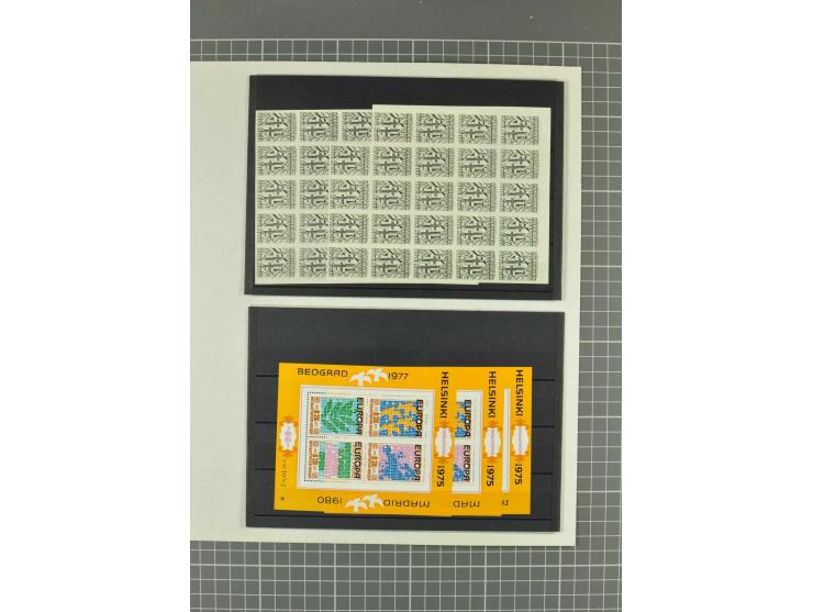 1900/80 (ca.), postfrische, ungebrauchte und gestempelte Partie mit viel interessantem Material, dabei Postsparbücher von Grö