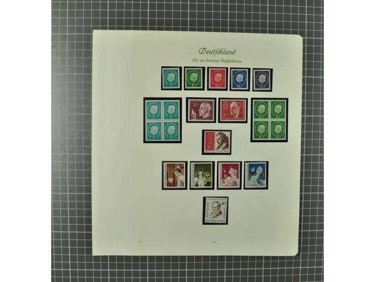 1948/1990 postfrische, ungebrauchte und gestempelte Partie, dabei zwei kpl. postfrische Sammlungen, alles mehrfach mit u.a. M