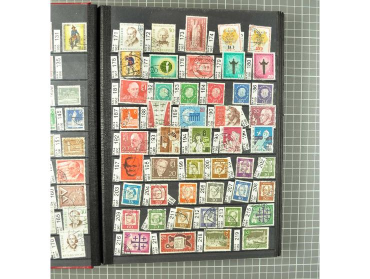 1948/1990 postfrische, ungebrauchte und gestempelte Partie, dabei zwei kpl. postfrische Sammlungen, alles mehrfach mit u.a. M