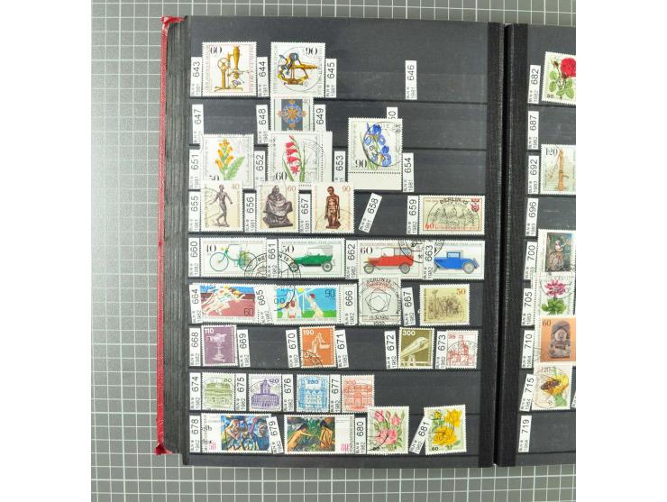 1948/1990 postfrische, ungebrauchte und gestempelte Partie, dabei zwei kpl. postfrische Sammlungen, alles mehrfach mit u.a. M
