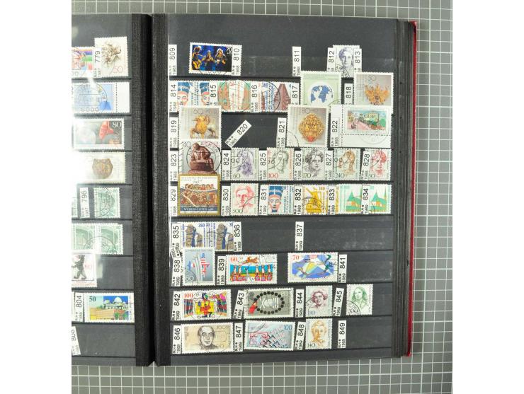 1948/1990 postfrische, ungebrauchte und gestempelte Partie, dabei zwei kpl. postfrische Sammlungen, alles mehrfach mit u.a. M