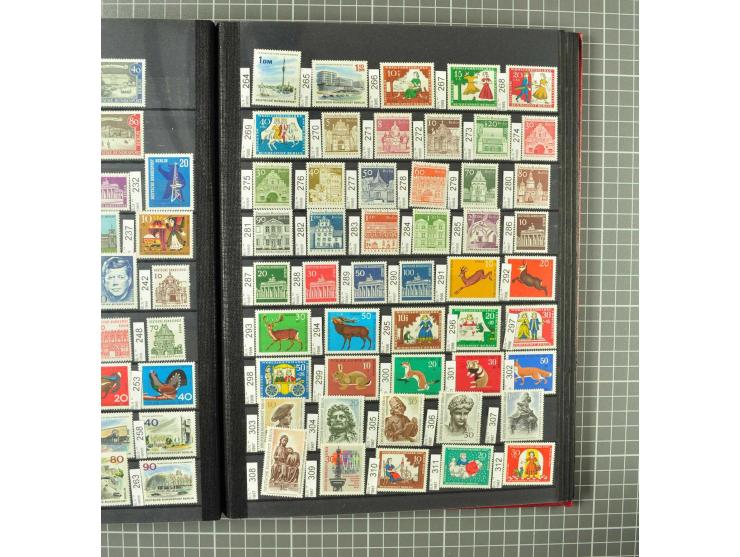1948/1990 postfrische, ungebrauchte und gestempelte Partie, dabei zwei kpl. postfrische Sammlungen, alles mehrfach mit u.a. M