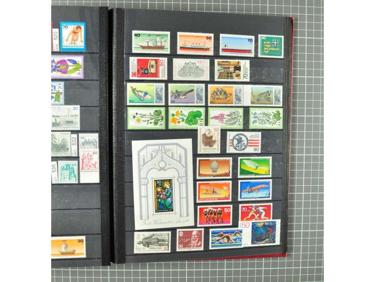 1948/1990 postfrische, ungebrauchte und gestempelte Partie, dabei zwei kpl. postfrische Sammlungen, alles mehrfach mit u.a. M