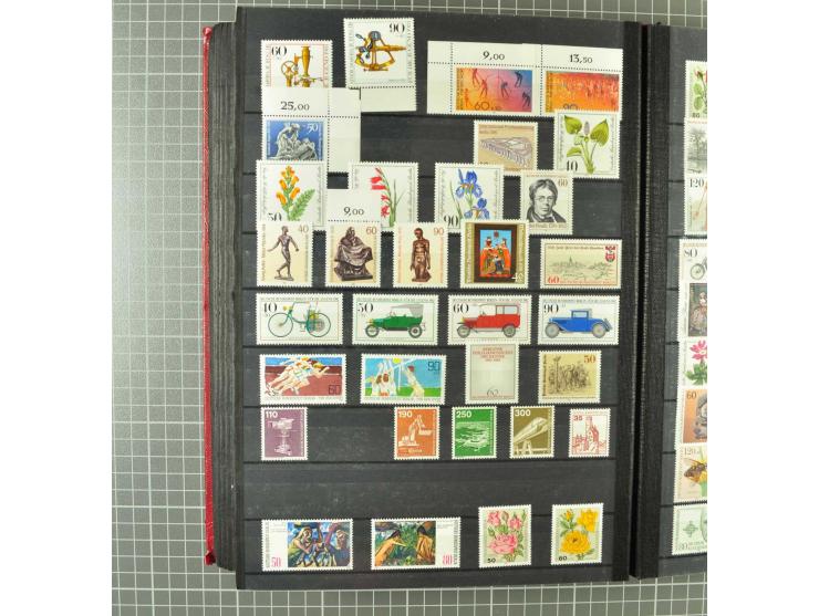 1948/1990 postfrische, ungebrauchte und gestempelte Partie, dabei zwei kpl. postfrische Sammlungen, alles mehrfach mit u.a. M