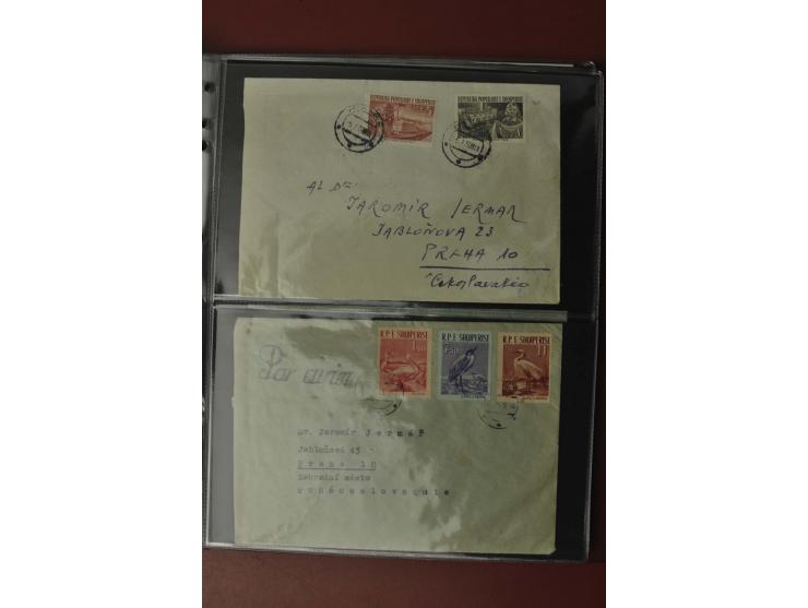 1913/65 (ca.), interessanter und reichhaltiger Posten Briefe, Karten, Ganzsachen und Vorderseiten, dabei Reco, Zensur, Luftpo