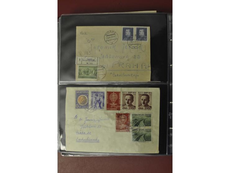 1913/65 (ca.), interessanter und reichhaltiger Posten Briefe, Karten, Ganzsachen und Vorderseiten, dabei Reco, Zensur, Luftpo