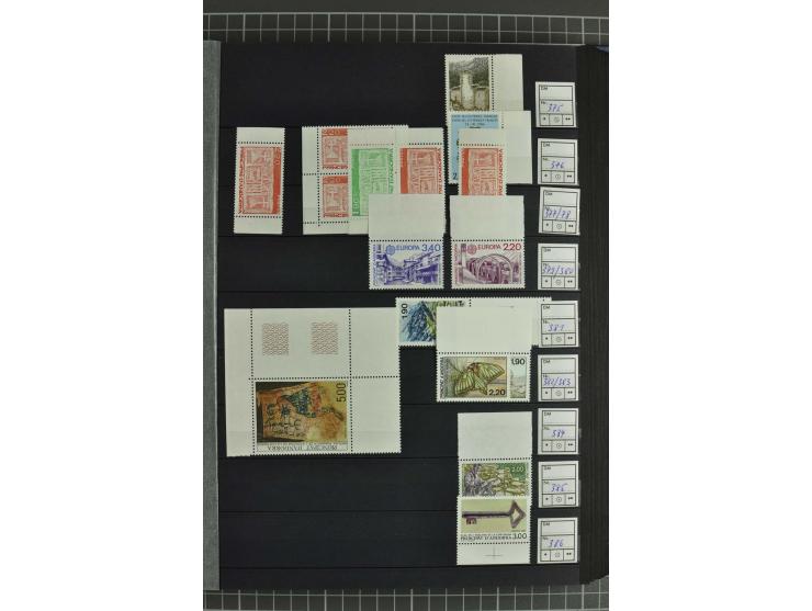 1931/2006, postfrische, ungebrauchte und gestempelte Sammlung mit u.a. Mi.-Nr. 1-23 (2), 56-74, 142-60, Porto und Doubletten
