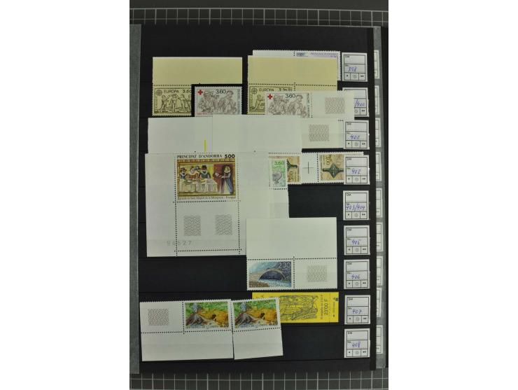 1931/2006, postfrische, ungebrauchte und gestempelte Sammlung mit u.a. Mi.-Nr. 1-23 (2), 56-74, 142-60, Porto und Doubletten
