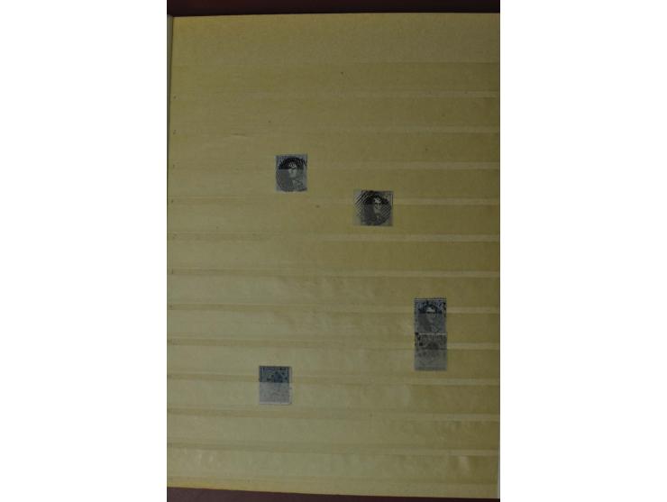 1850/1994, postfrische Sammlung 1960-81 inkl. einigen Eisenbahn- und Paketmarken in 2 Vordruckalben, dazu gestempelter und po